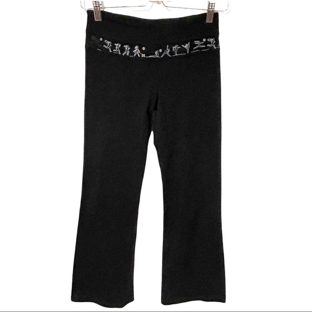 Lululemon Womens Size 4 Black Reversible Flare Leg Groove Pants Printed Waist‎